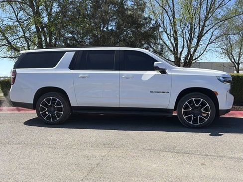 Used 2023 Chevrolet Suburban RST w/ Luxury Package image 2