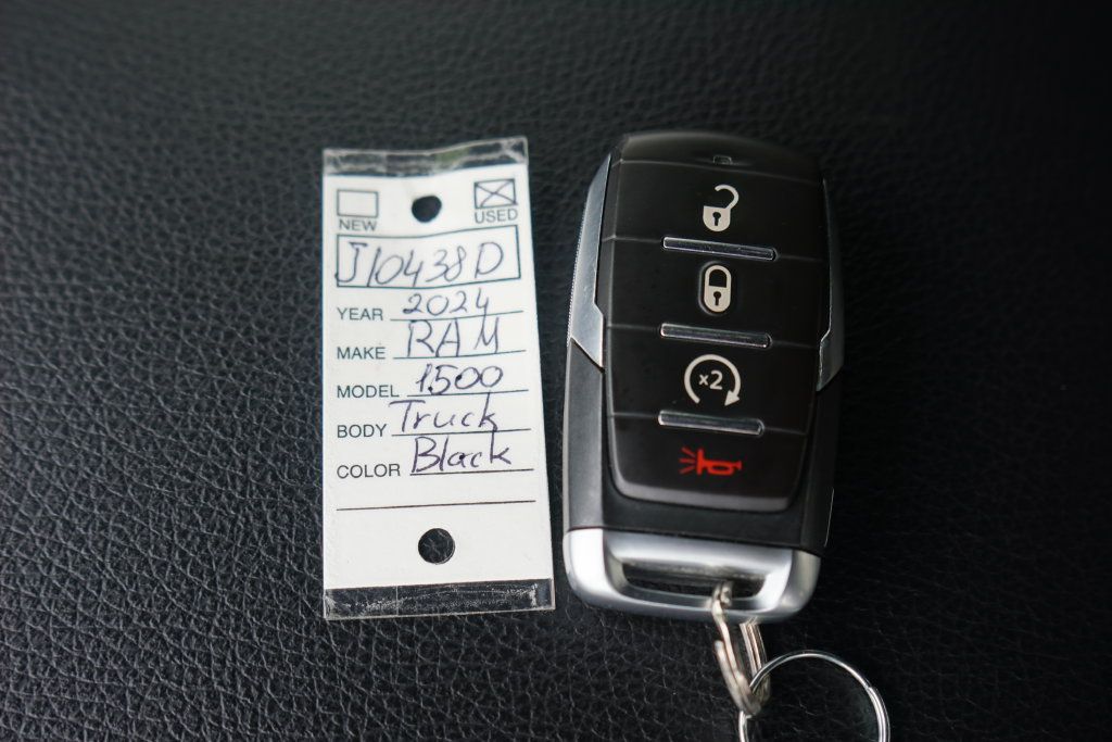 Used 2024 RAM 1500 Big Horn AWD/4WD image 38