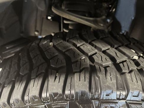 Used 2023 Ford Bronco Wildtrak image 11