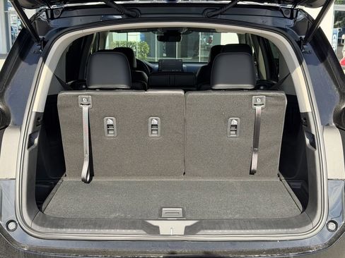 New 2025 Honda Pilot Touring image 9