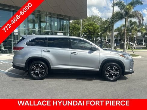 Used 2019 Toyota Highlander Plus AWD/4WD image 6