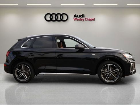 Used 2023 Audi Q5 e Premium Plus w/ Premium Plus Package image 6