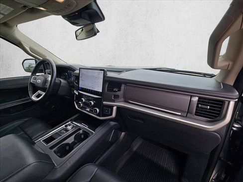 Used 2024 Ford Expedition XLT RWD image 22