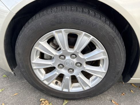 Used 2013 Buick Regal Leather image 9