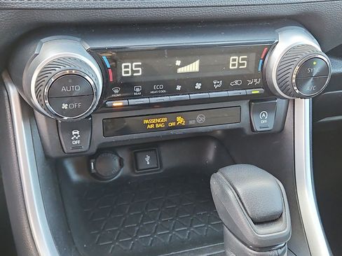 Used 2020 Toyota RAV4 XLE image 26