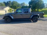 New 2025 Jeep Gladiator Sport image 2
