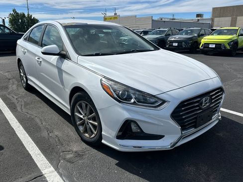 Used 2019 Hyundai Sonata SE FWD image 2