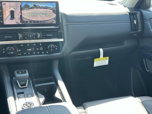 New 2026 Nissan Pathfinder Platinum w/ Lighting Package AWD/4WD image 25