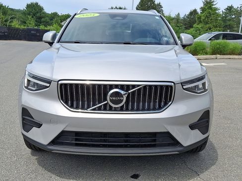 Certified 2025 Volvo XC40 B5 Core image 2