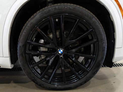 Used 2023 BMW X5 xDrive40i w/ M Sport Package image 4