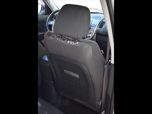 Used 2010 Kia Soul + FWD image 25