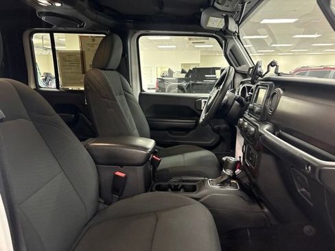 Used 2021 Jeep Gladiator Sport w/ Trailer Tow Package AWD/4WD image 9