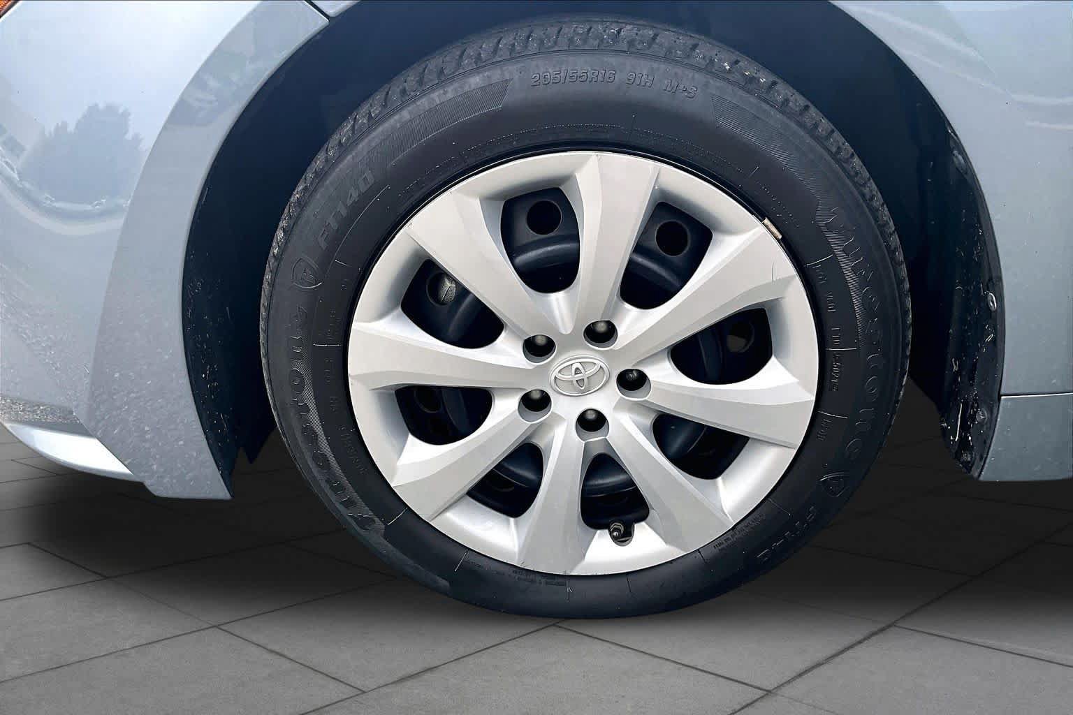 Used 2022 Toyota Corolla LE FWD image 11