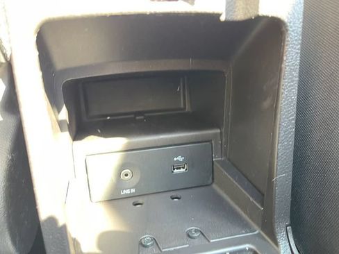 Used 2013 Ford Focus SE FWD image 20