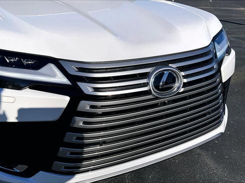 Used 2025 Lexus LX 600 4WD w/ Accessory Package (Z1) image 30