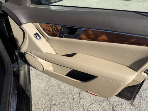 Used 2012 Mercedes-Benz C 250 Sedan image 11
