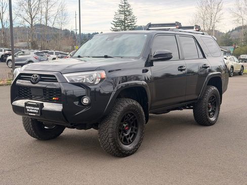 Used 2021 Toyota 4Runner SR5 image 3