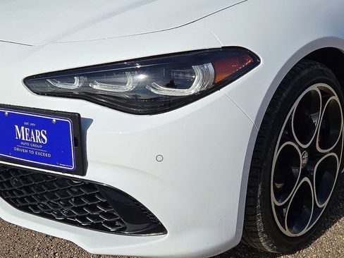 Used 2024 Alfa Romeo Giulia Veloce image 10