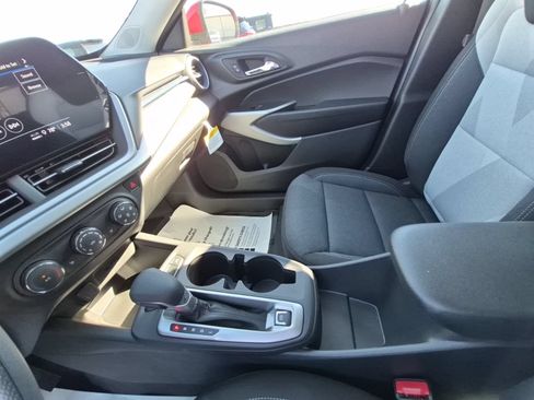 New 2026 Chevrolet Trax LS w/ LS Convenience Package FWD image 25