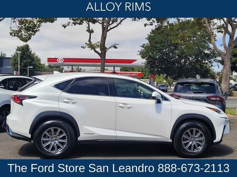 Used 2018 Lexus NX 300h AWD image 11