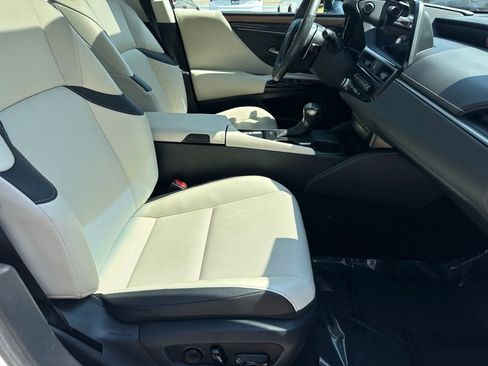 Used 2023 Lexus ES 350 w/ Premium Package FWD image 13