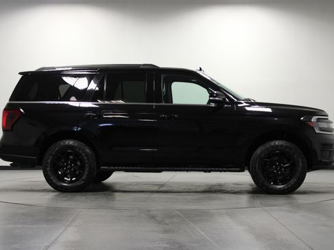 Used 2024 Ford Expedition Timberline image 3