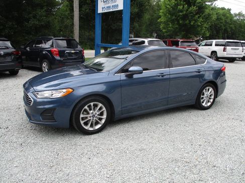 Used 2019 Ford Fusion SE FWD image 1