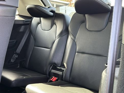 Used 2024 Volvo XC90 B6 Plus image 27