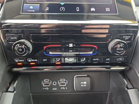 Used 2024 Jeep Grand Cherokee Laredo X image 25