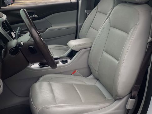 Used 2019 GMC Acadia SLT w/ LPO, Floor Liner Package FWD image 25