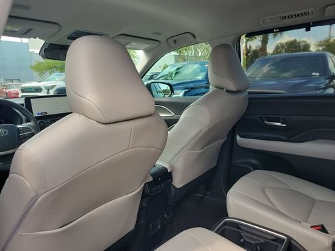 Used 2026 Toyota Grand Highlander FWD image 25