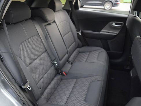 Used 2018 Kia Niro LX image 7