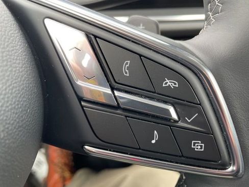 Used 2025 Buick Envision Preferred AWD/4WD image 18