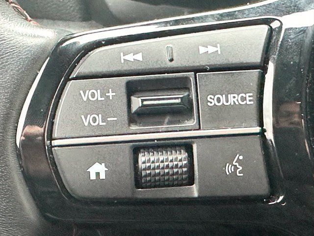 Used 2025 Honda Pilot Sport image 11