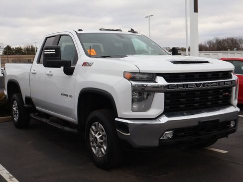 Used 2022 Chevrolet Silverado 2500 LT w/ Convenience Package image 3