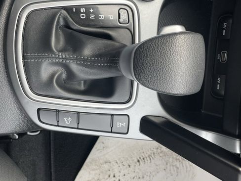 Used 2023 Kia Seltos LX image 28