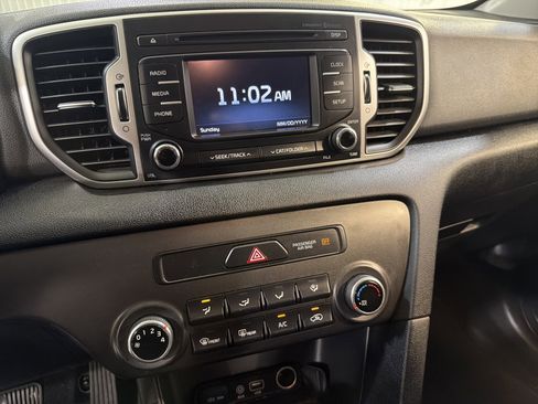 Used 2019 Kia Sportage LX image 17