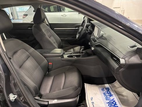 Used 2019 Nissan Altima 2.5 SV image 17