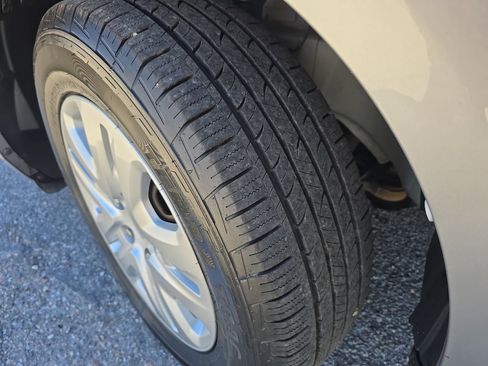 Used 2017 Dodge Journey SE w/ Flexible Seating Group image 35