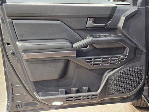 Used 2025 Toyota 4Runner SR5 AWD/4WD image 20