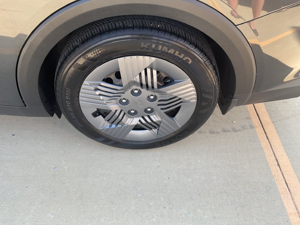 Used 2025 Kia K4 FWD image 33