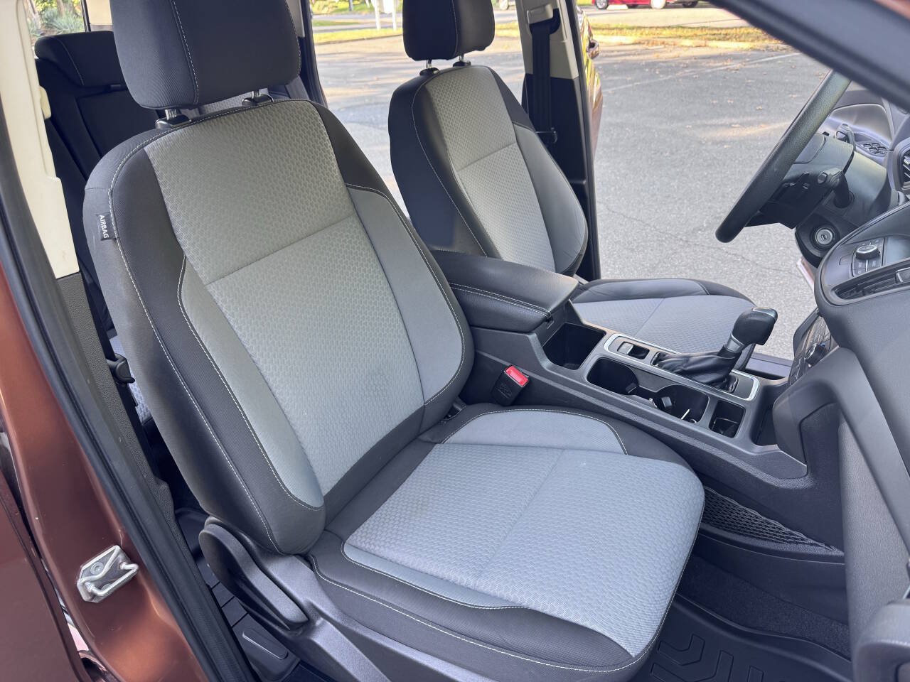 Used 2017 Ford Escape SE w/ Equipment Group 201A AWD/4WD image 15
