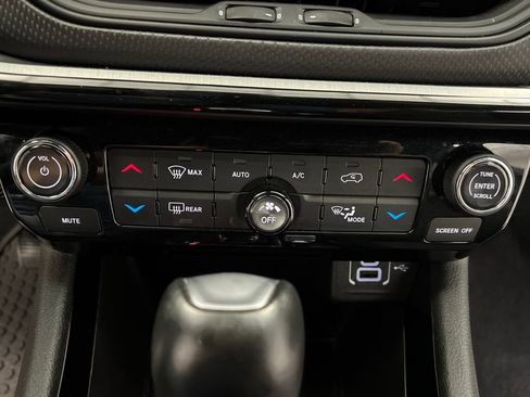 Used 2025 Jeep Compass Trailhawk image 48