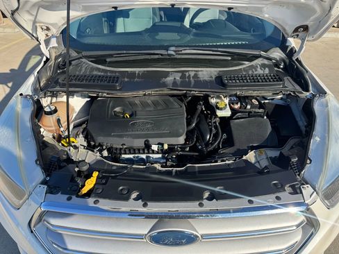 Used 2018 Ford Escape SE w/ SE Sync 3 Package image 16