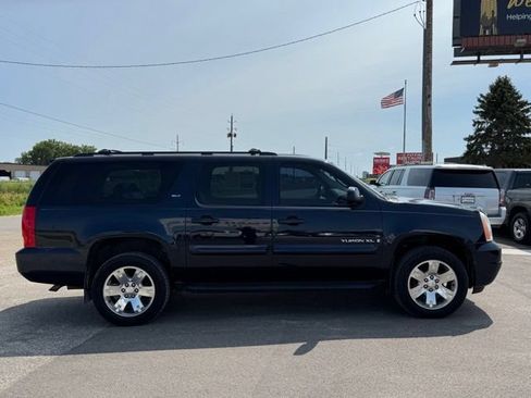 Used 2009 GMC Yukon XL SLT AWD/4WD image 32