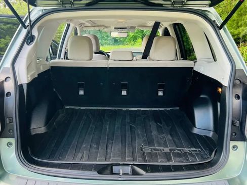 Used 2017 Subaru Forester 2.5i Premium AWD/4WD image 24