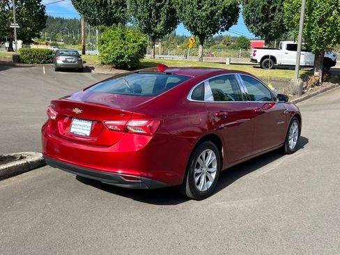 Used 2021 Chevrolet Malibu LT w/ Leather Package FWD image 7