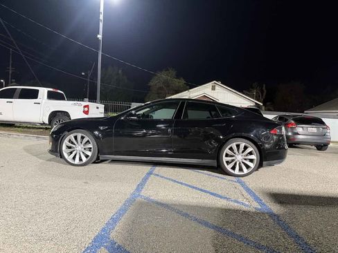 Used 2013 Tesla Model S image 2