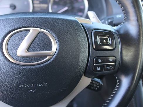 Used 2018 Lexus IS 300 image 19