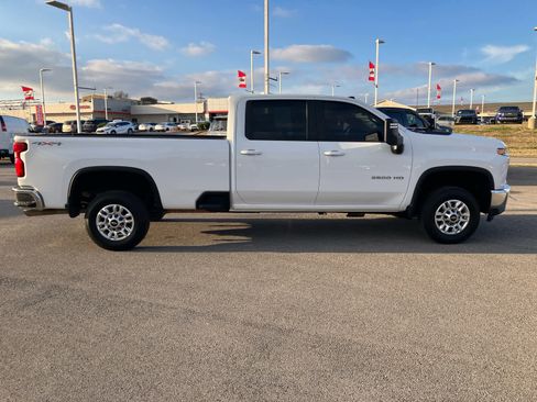 Certified 2023 Chevrolet Silverado 2500 LT w/ Convenience Package image 8